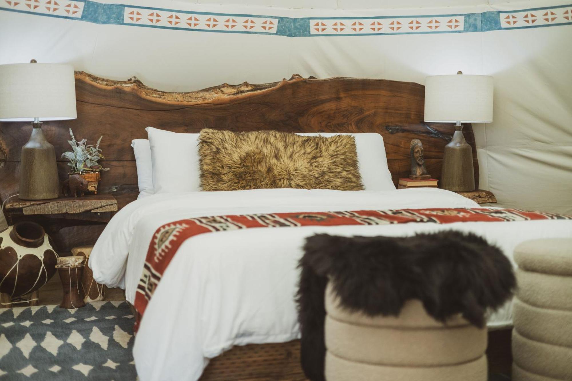 Luxury tent Oso Tipi At El Mistico Ranch