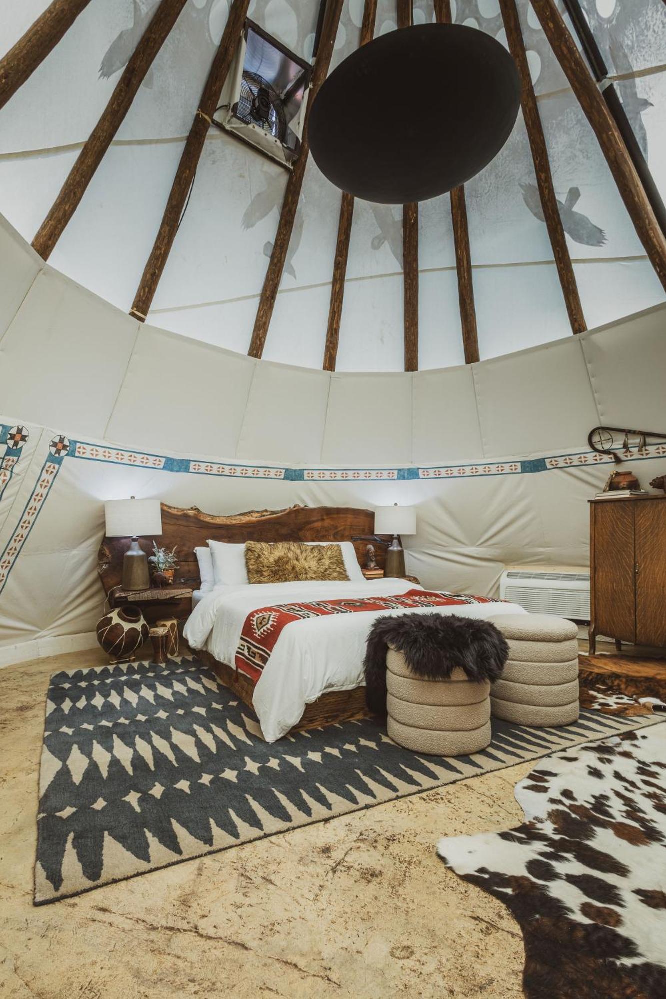 Oso Tipi At El Mistico Ranch