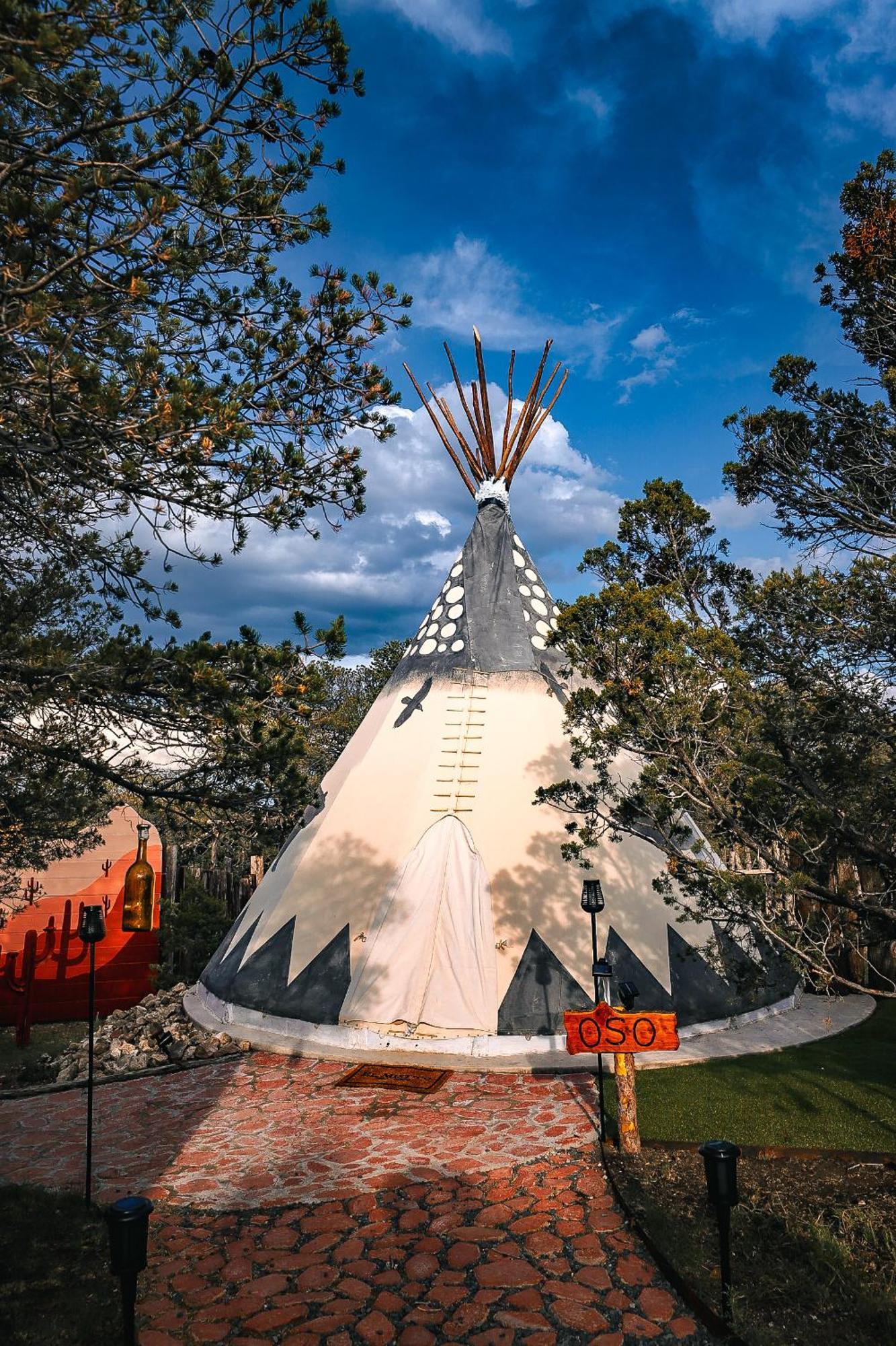 Luxury tent Oso Tipi At El Mistico Ranch Nogal