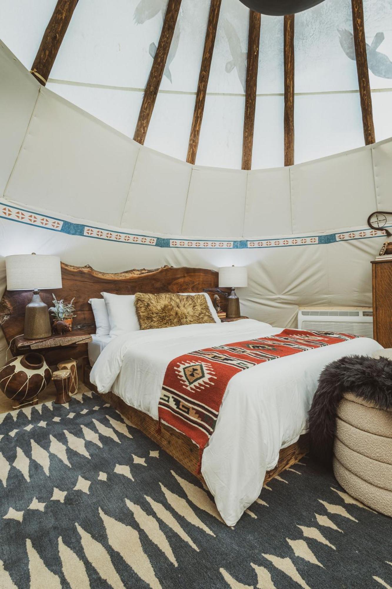 Oso Tipi At El Mistico Ranch Luxury tent Nogal