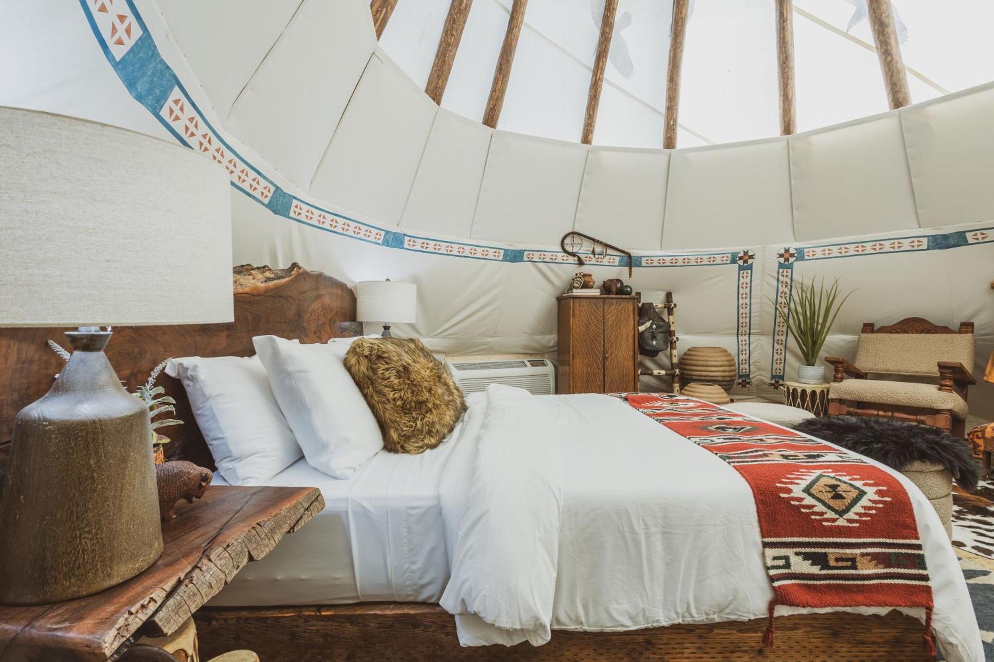 Oso Tipi At El Mistico Ranch * Nogal