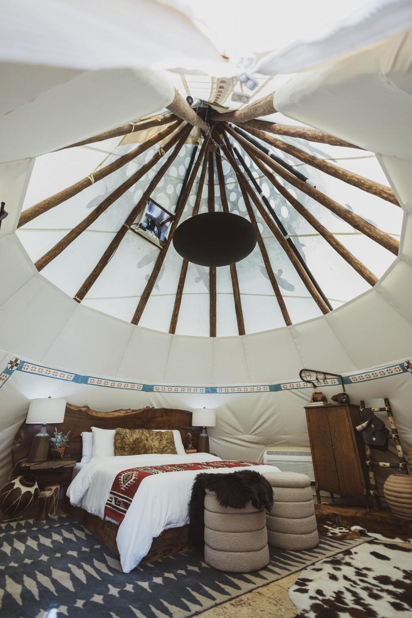 Oso Tipi At El Mistico Ranch Glamping *